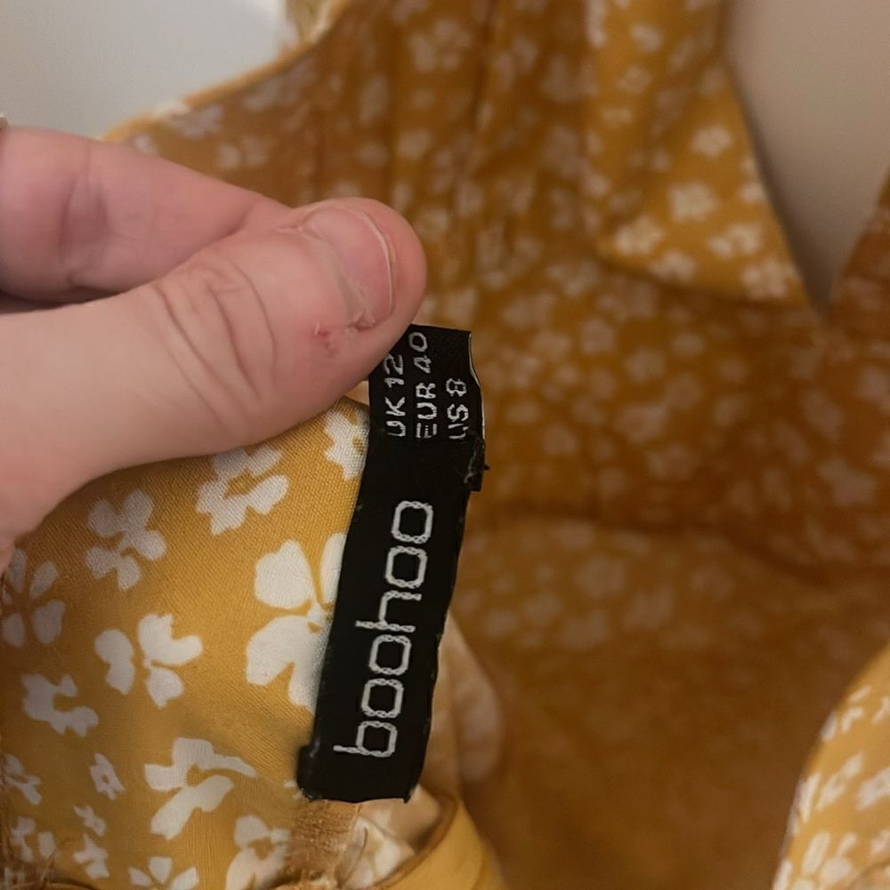 NWOT Boohoo Floral Dress Size 8 - Picture 5 of 5